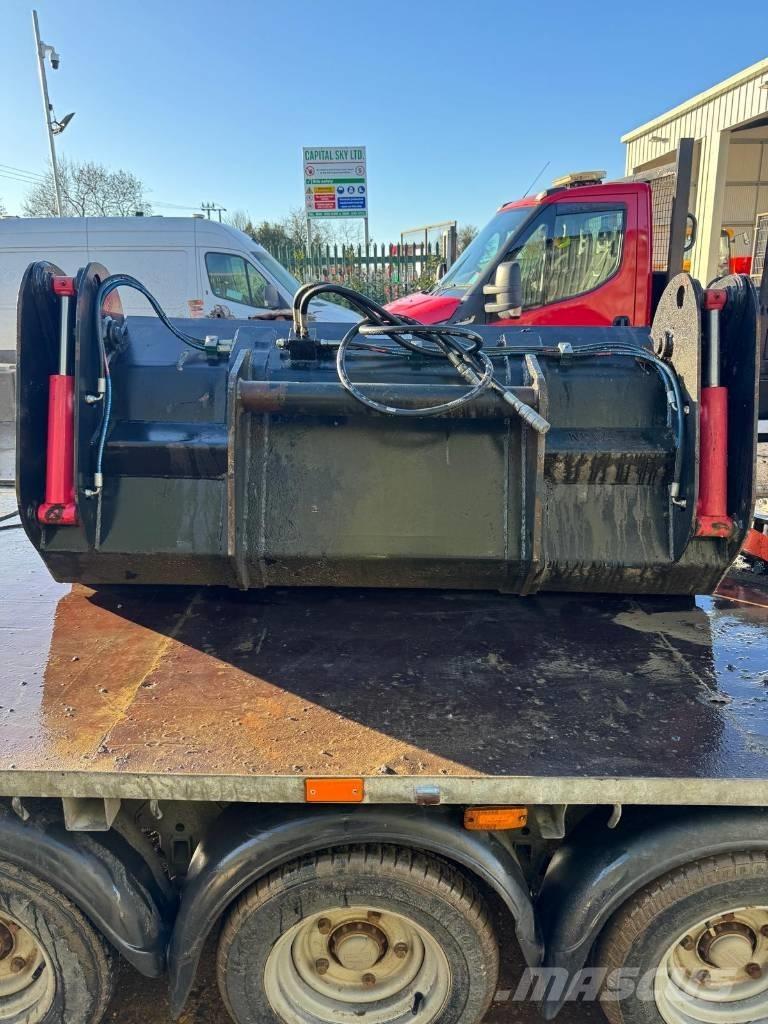 Manitou 4-in-1 Teleskopiniai krautuvai