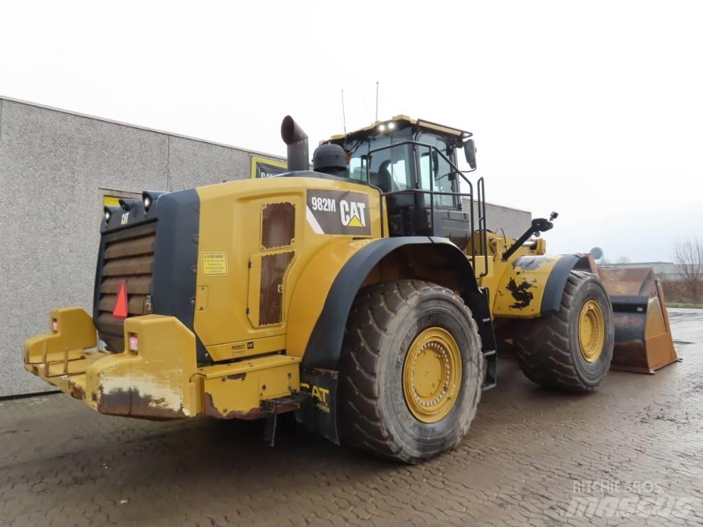 CAT 982 M Naudoti ratiniai krautuvai