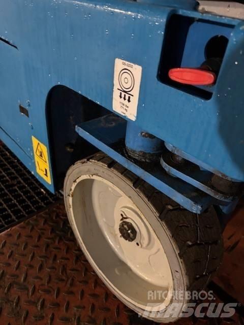 Genie GS 3232 Žirkliniai keltuvai
