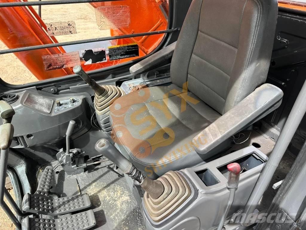 Hitachi EX 200 Vikšriniai ekskavatoriai