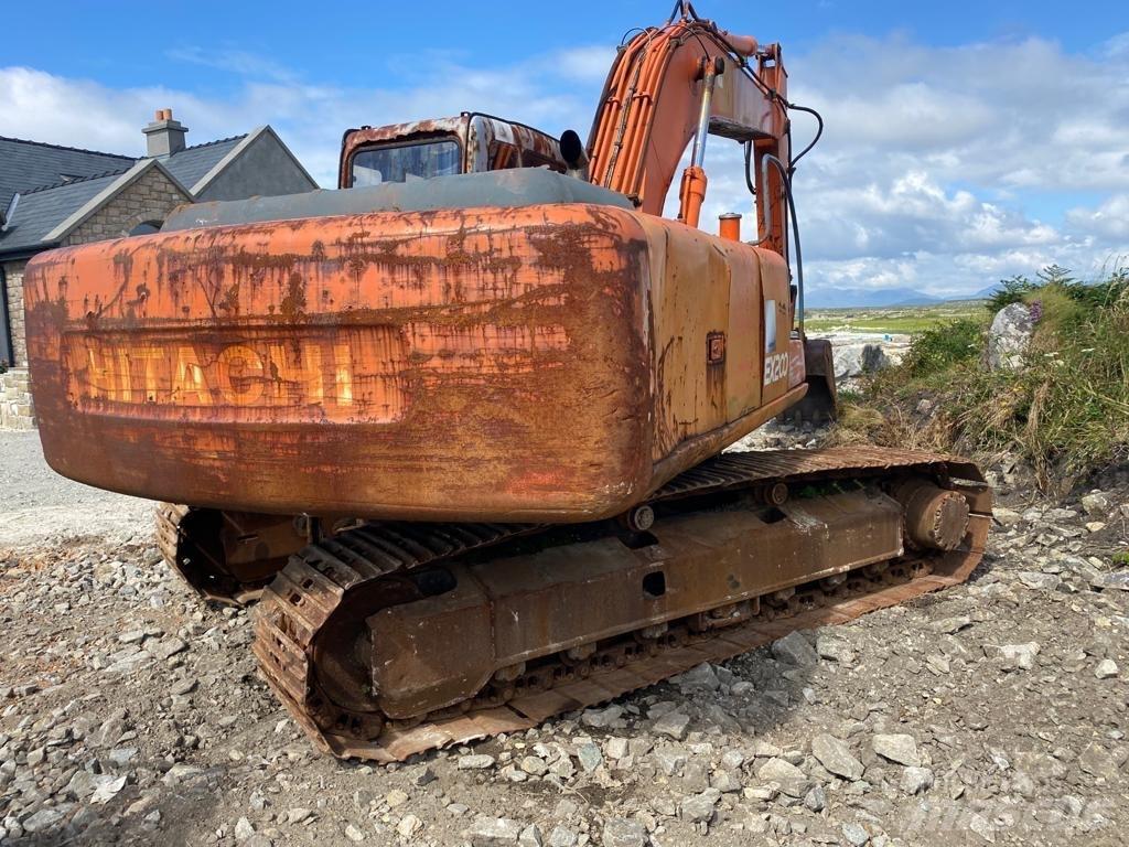 Hitachi EX 200-5 Vikšriniai ekskavatoriai