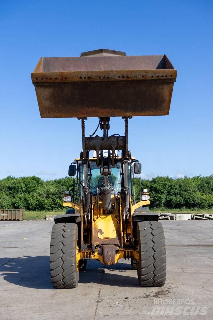 Volvo L110H Naudoti ratiniai krautuvai