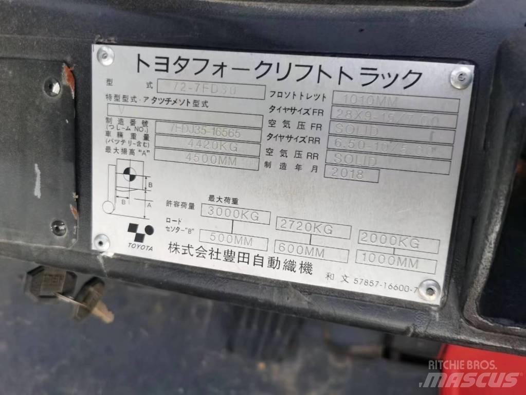Toyota 7FD 30 Dyzeliniai krautuvai