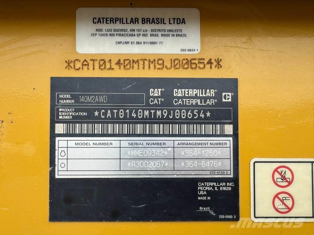 CAT 140M2 AWD Greideriai