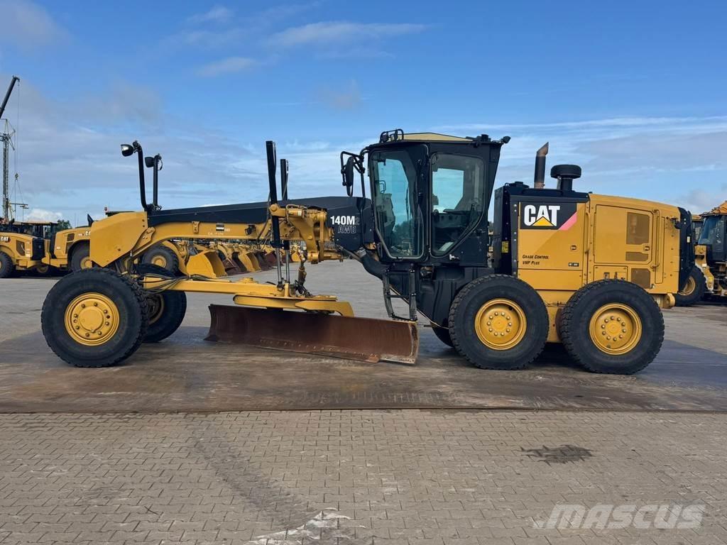 CAT 140M2 AWD Greideriai