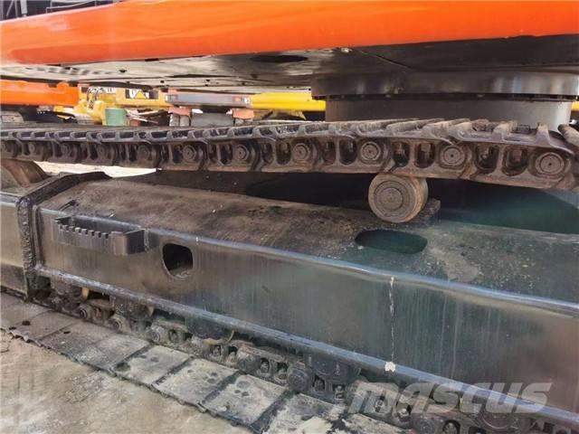 Hitachi EX 120 Vikšriniai ekskavatoriai