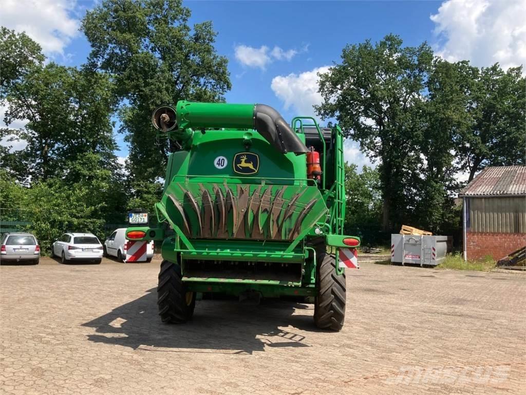 John Deere T670 Derliaus nuėmimo kombainai