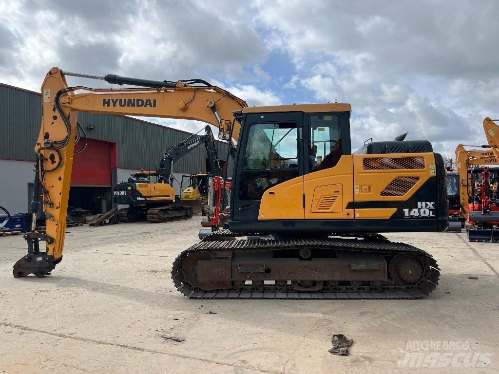 Hyundai HX140L Vikšriniai ekskavatoriai