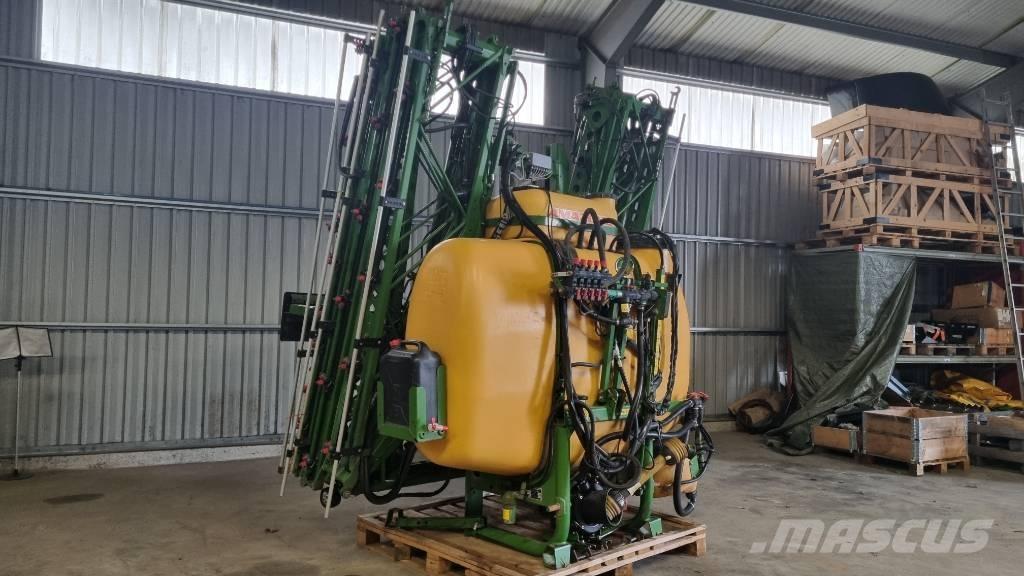 Amazone UF 1200 Įmontuoti purkštuvai