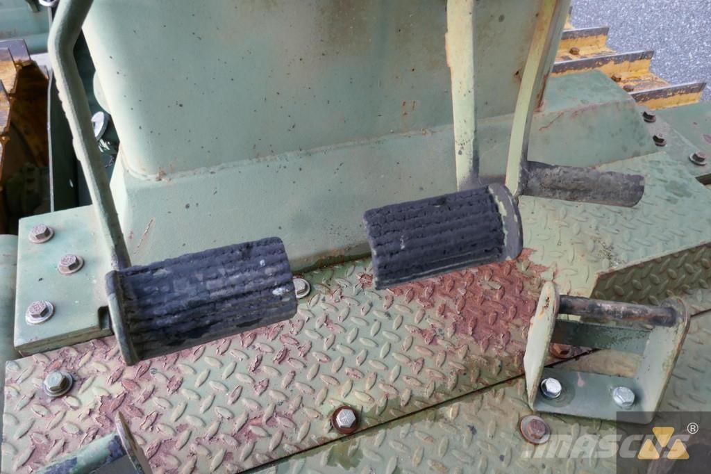 CAT D7G Ex-army Vikšriniai buldozeriai