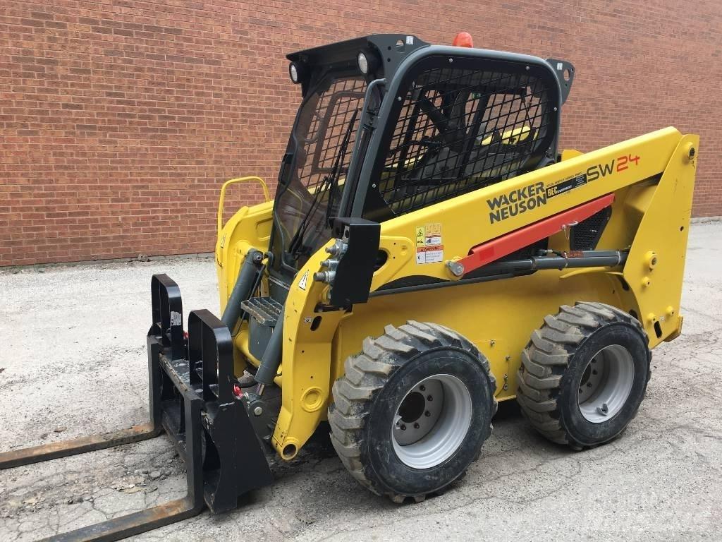 Wacker Neuson SW24 Krautuvai su šoniniu pasukimu