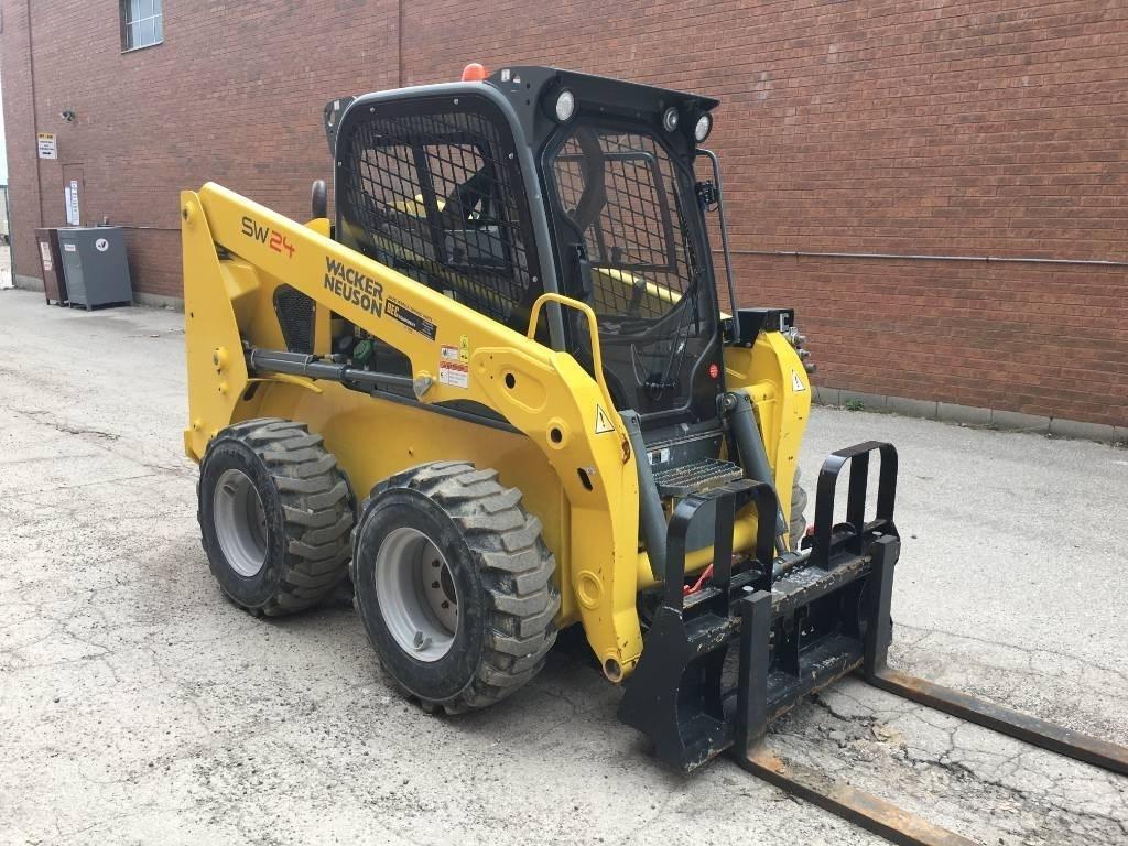 Wacker Neuson SW24 Krautuvai su šoniniu pasukimu