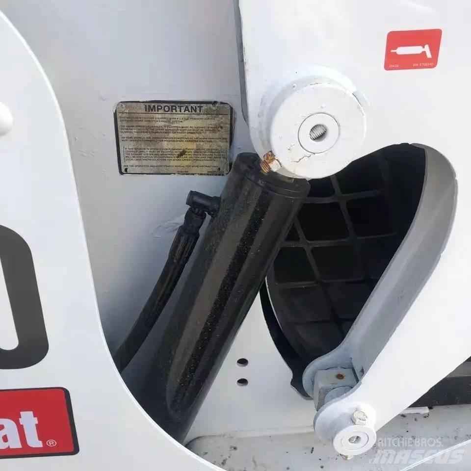 Bobcat S300 Krautuvai su šoniniu pasukimu