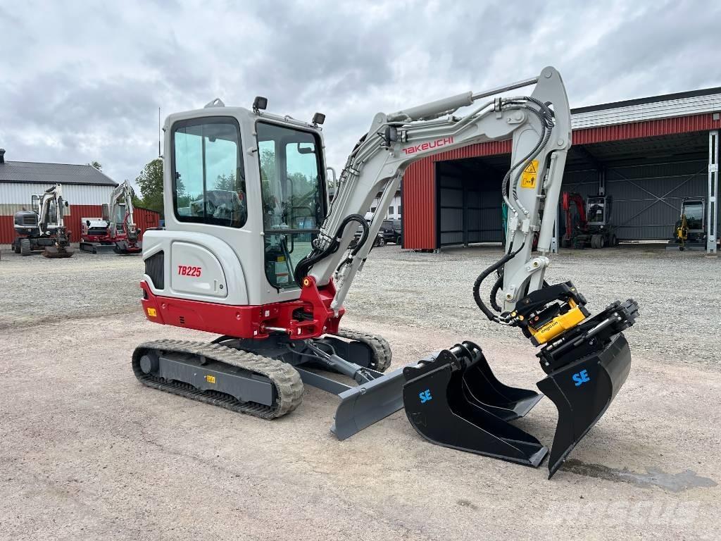 Takeuchi TB225 Mini ekskavatoriai < 7 t