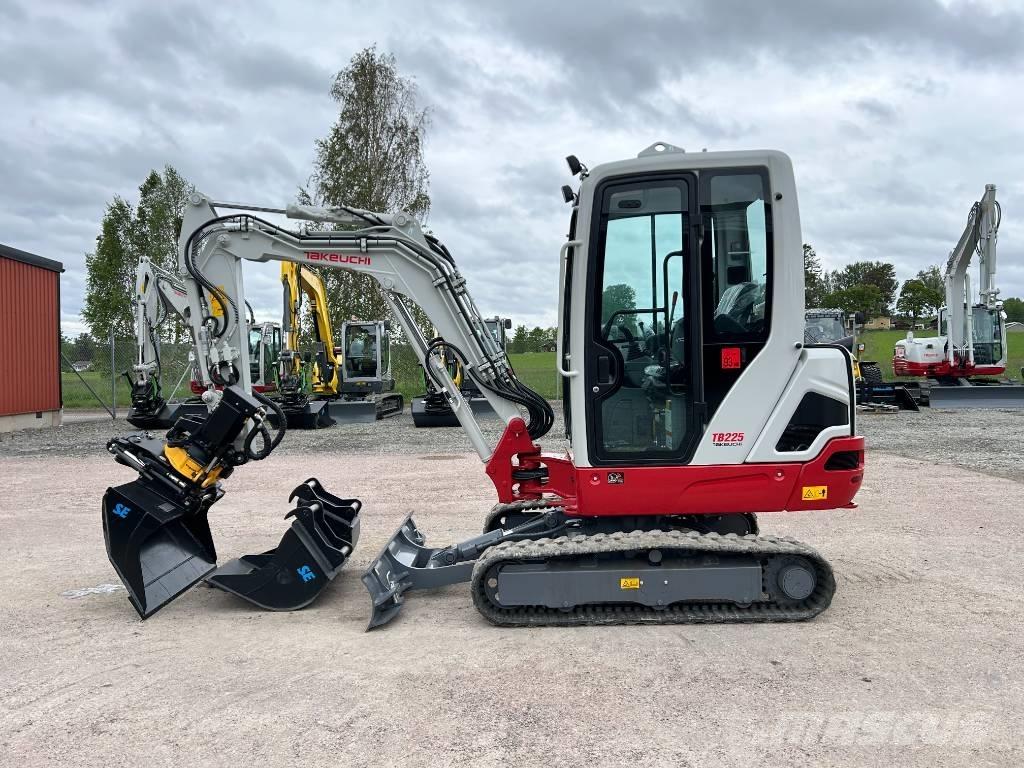 Takeuchi TB225 Mini ekskavatoriai < 7 t