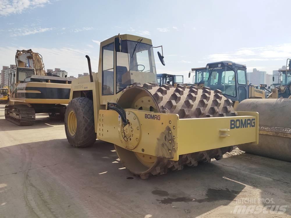 Bomag BW 217 Vieno būgno volai