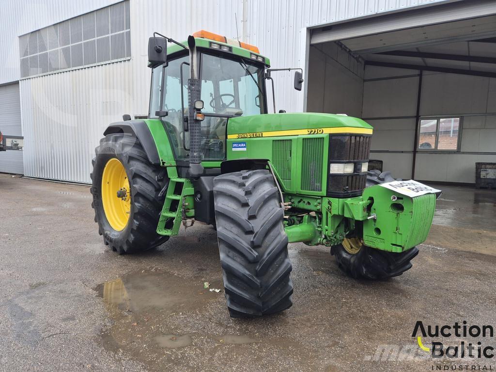 John Deere 7710 Traktoriai