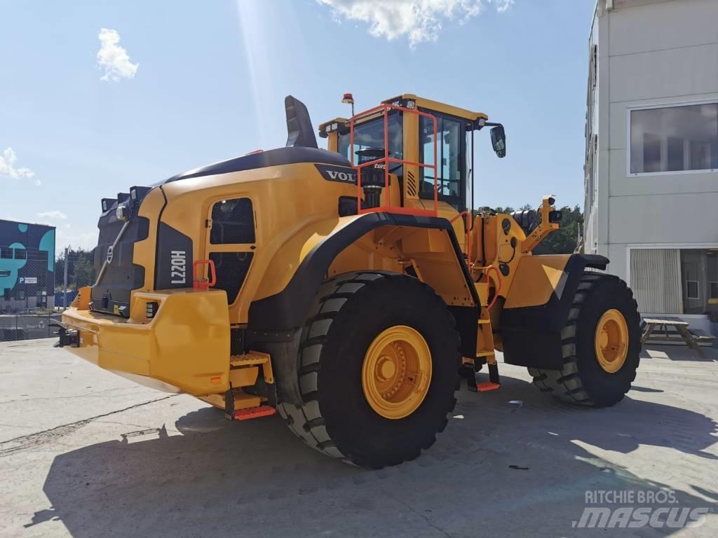 Volvo L 220 H Naudoti ratiniai krautuvai