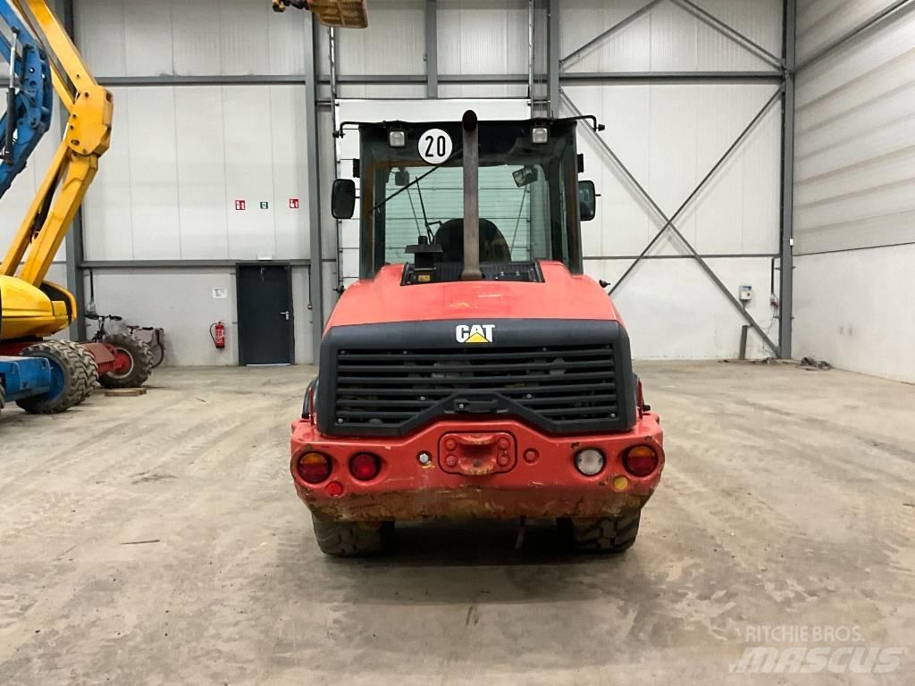 CAT 906 M Naudoti ratiniai krautuvai