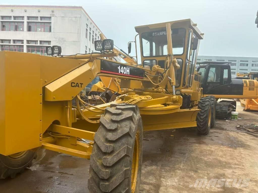 CAT 140 H Greideriai