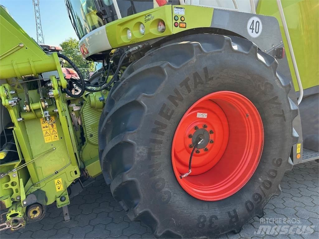 CLAAS Jaguar 970 Pašarų kombainai