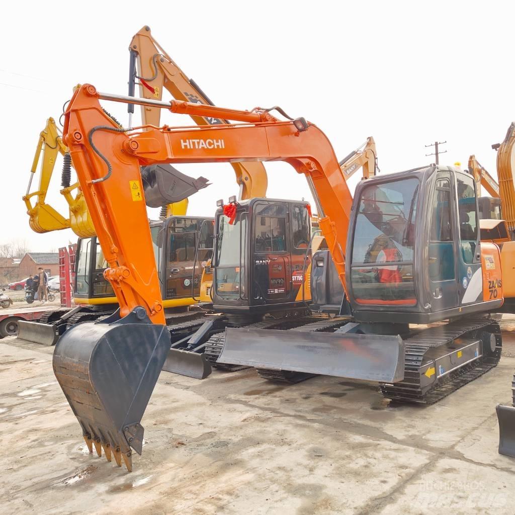 Hitachi ZX70 Vidutinės galios ekskavatoriai 7-12 t