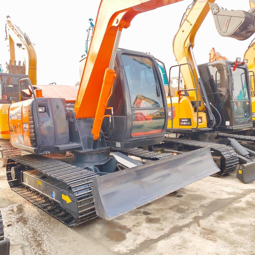 Hitachi ZX70 Vidutinės galios ekskavatoriai 7-12 t