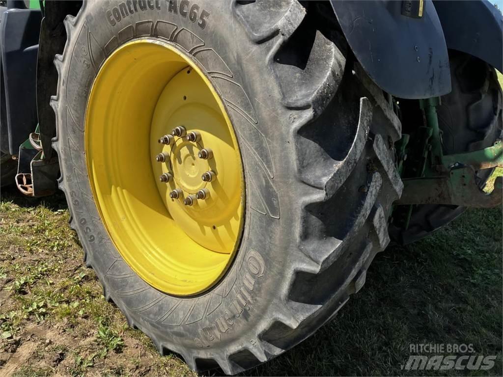 John Deere 6210R Traktoriai