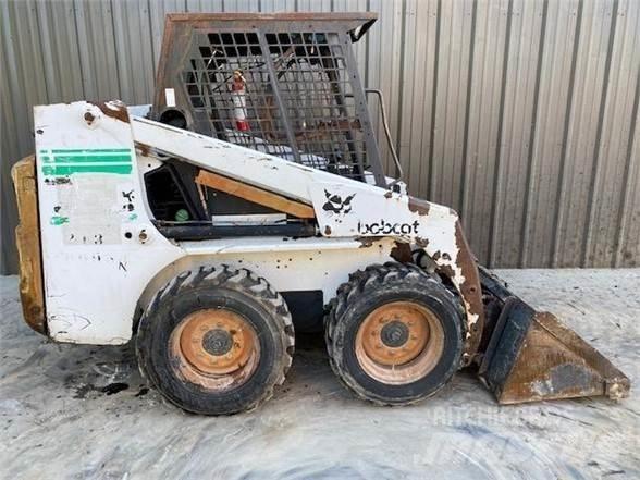 Bobcat 753 Krautuvai su šoniniu pasukimu