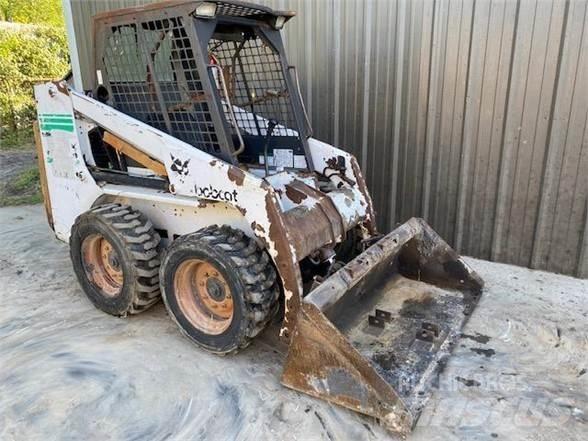 Bobcat 753 Krautuvai su šoniniu pasukimu