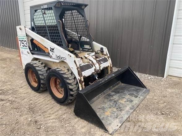 Bobcat 753 Krautuvai su šoniniu pasukimu