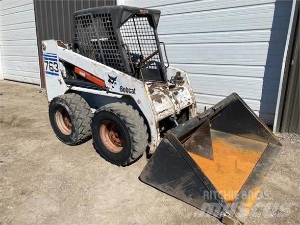 Bobcat 763 Krautuvai su šoniniu pasukimu
