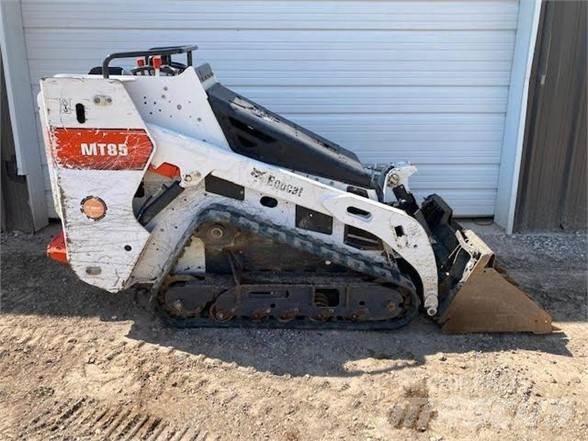 Bobcat MT85 Krautuvai su šoniniu pasukimu