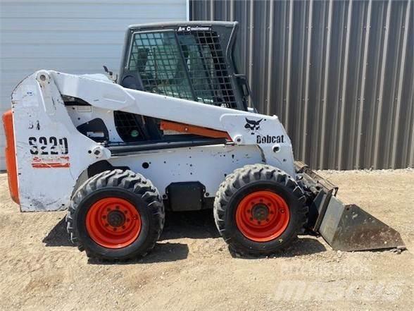 Bobcat S220 Krautuvai su šoniniu pasukimu