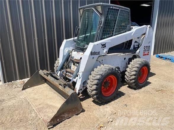 Bobcat S220 Krautuvai su šoniniu pasukimu