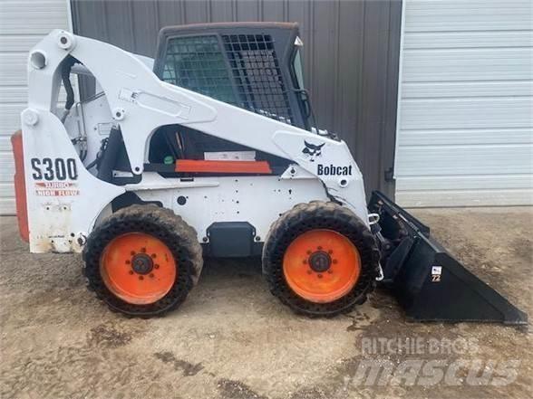 Bobcat S300 Krautuvai su šoniniu pasukimu