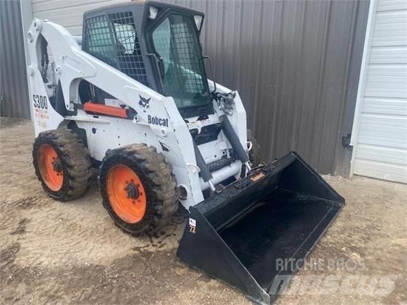 Bobcat S300 Krautuvai su šoniniu pasukimu