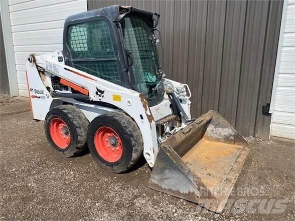 Bobcat S450 Krautuvai su šoniniu pasukimu