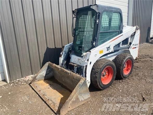 Bobcat S450 Krautuvai su šoniniu pasukimu