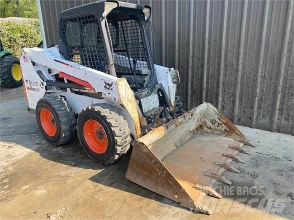 Bobcat S510 Krautuvai su šoniniu pasukimu