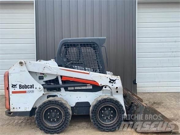 Bobcat S510 Krautuvai su šoniniu pasukimu