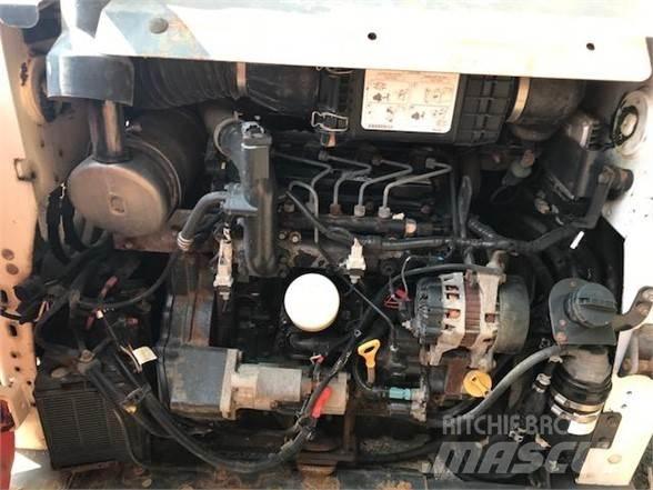 Bobcat S650 Krautuvai su šoniniu pasukimu