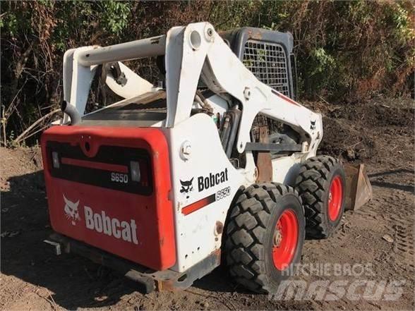 Bobcat S650 Krautuvai su šoniniu pasukimu