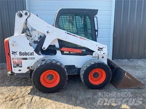 Bobcat S650 Krautuvai su šoniniu pasukimu