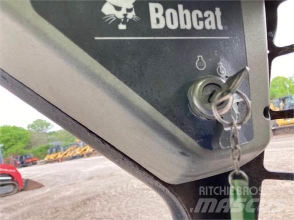 Bobcat T140 Krautuvai su šoniniu pasukimu