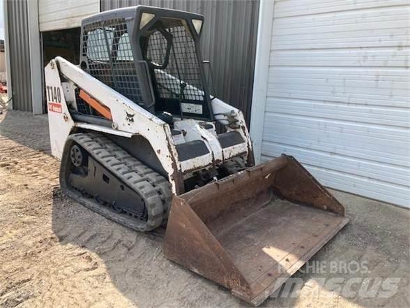 Bobcat T140 Krautuvai su šoniniu pasukimu