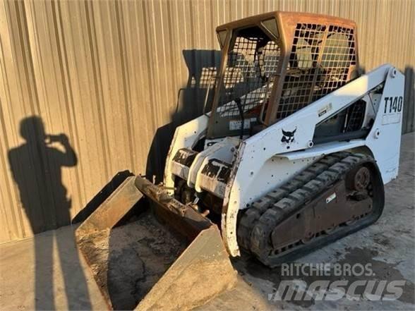 Bobcat T140 Krautuvai su šoniniu pasukimu