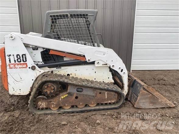 Bobcat T180 Krautuvai su šoniniu pasukimu