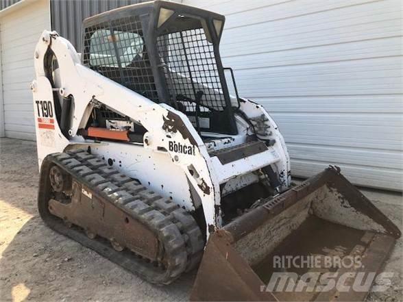 Bobcat T190 Krautuvai su šoniniu pasukimu