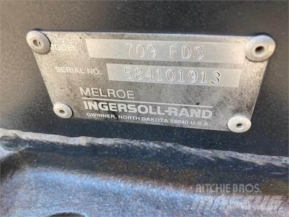 Bobcat T190 Krautuvai su šoniniu pasukimu
